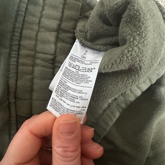 Old Navy - Green Tie Die Sweatsuit - Picture 9 of 12